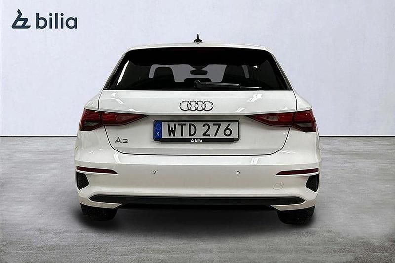 Begagnad Audi A3 Sportback Proline 150 HK (110 kW) 2022 Vit Halvkombi