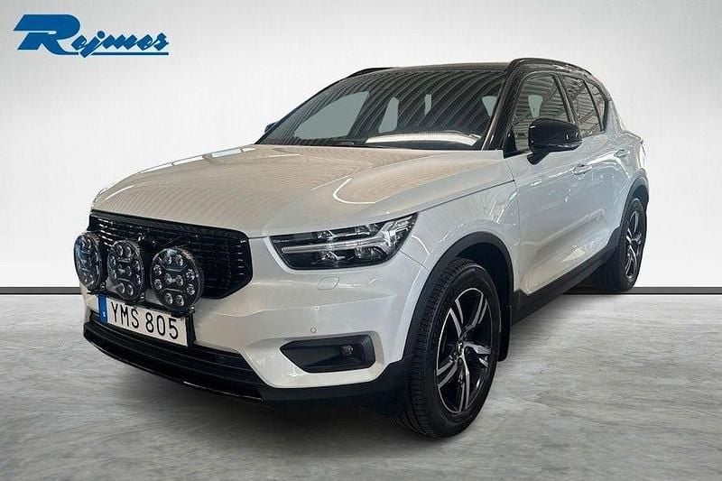 Vit Begagnad 2018 Volvo XC40 R-Design SUV | 314 800 kr (Marknadspris) - Bild 1/4