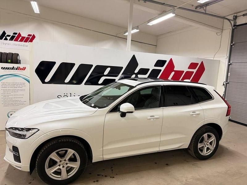Begagnad Volvo XC60 Momentum 197 HK (144 kW) 2022 Vit SUV