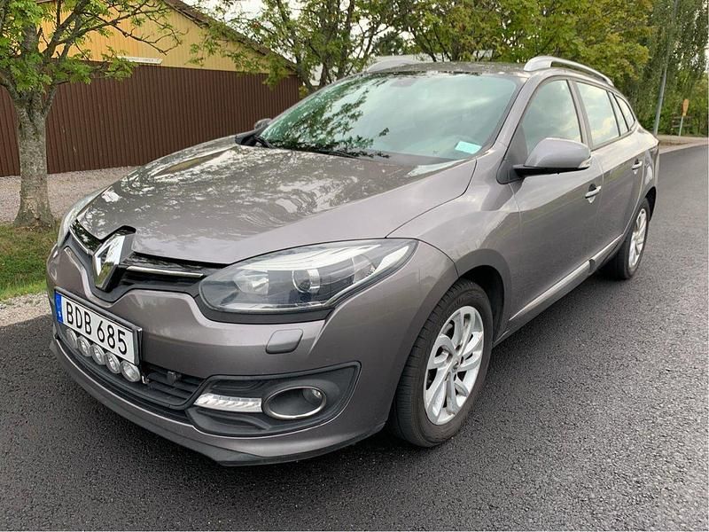 Grå Begagnad 2014 Renault Mégane GrandTour Kombi | 64 500 kr (Marknadspris) - Bild 1/4