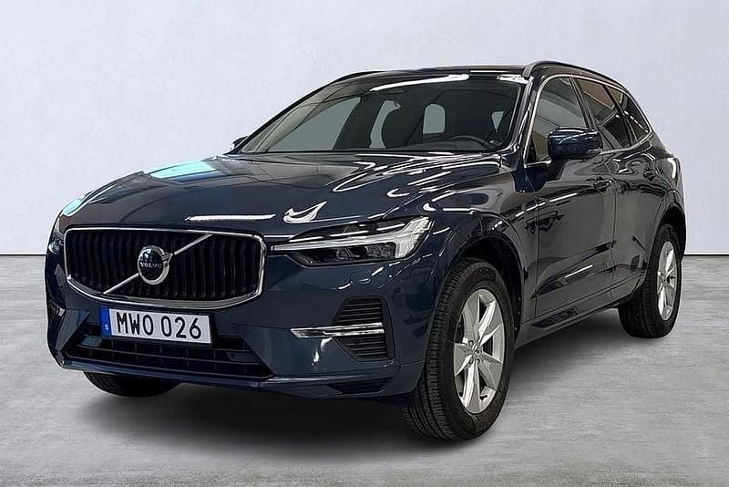 Mörkblå Begagnad 2022 Volvo XC60 Momentum SUV | 329 900 kr (Bra pris) - Bild 1/4