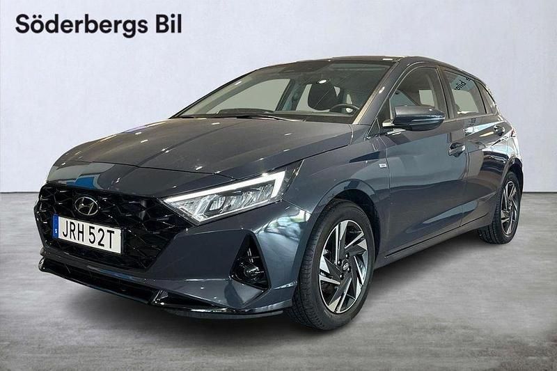 Grå Begagnad 2023 Hyundai i20 Advanced Sedan | 214 500 kr (Marknadspris) - Bild 1/3