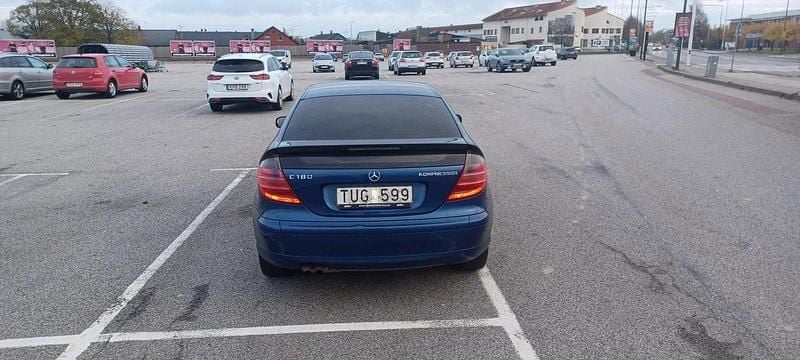 Blå Begagnad 2003 Mercedes C180 Sportkupé | 23 000 kr (Superpris) - Bild 1/3
