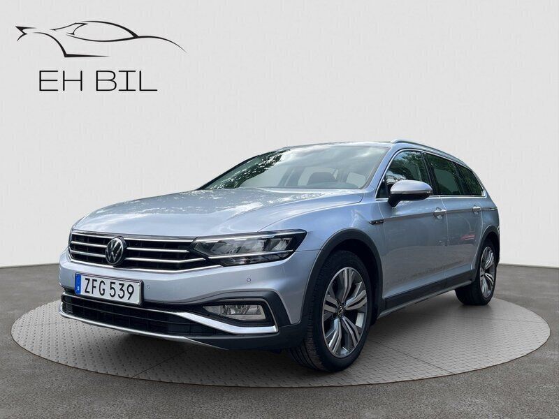 Silver Begagnad 2024 VW Passat Alltrack GT Kombi | 349 900 kr (Marknadspris) - Bild 1/4