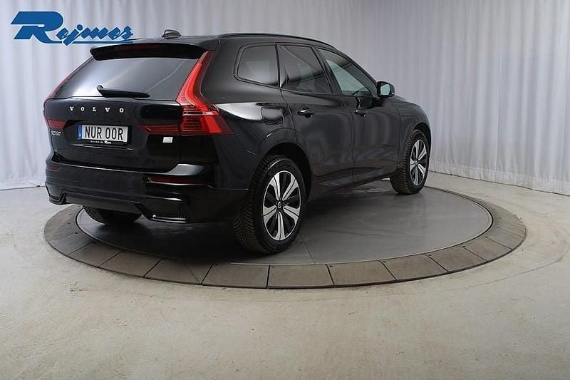 Begagnad Volvo XC60 Plus 253 HK (186 kW) 2022 Onyx svart metallic SUV