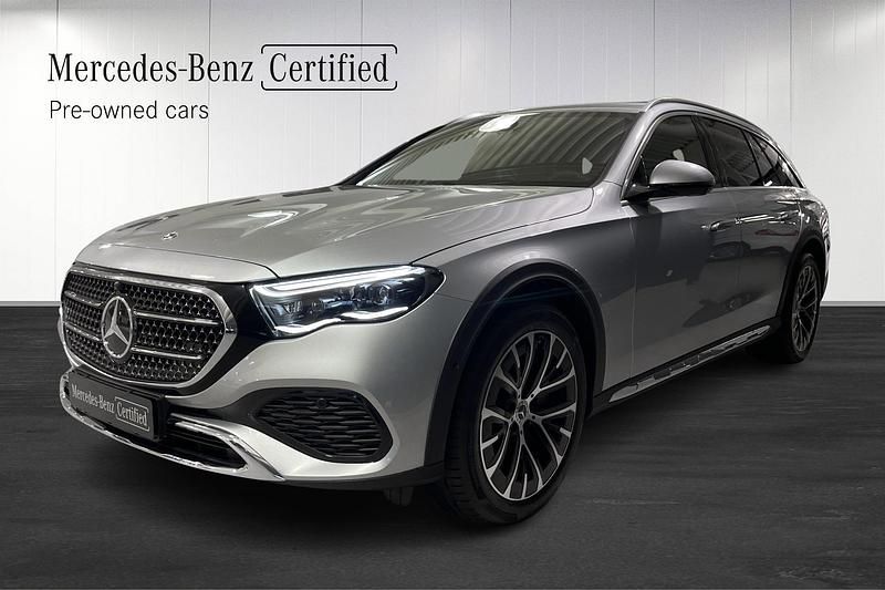 Silver Begagnad 2025 Mercedes E300 | 809 900 kr - Bild 1/4