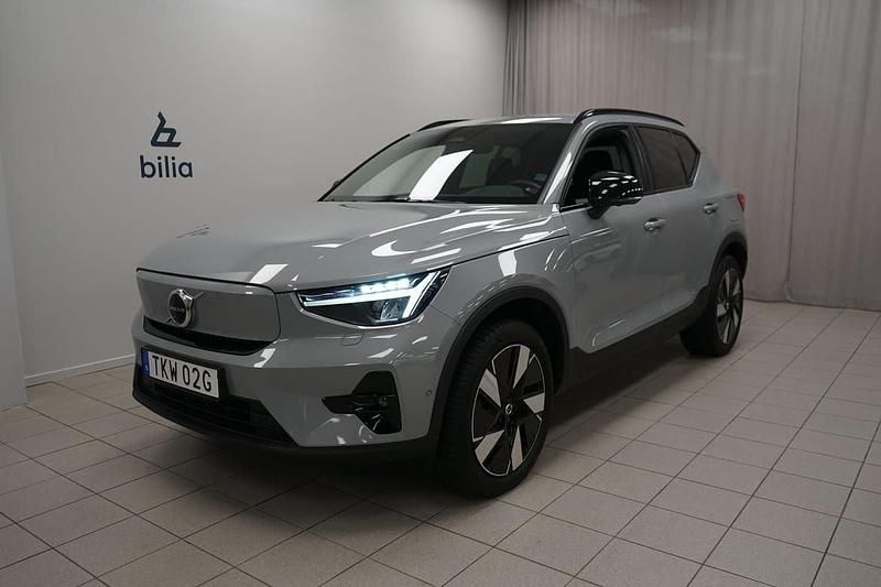 Grå Begagnad 2024 Volvo EX40 Performance SUV | 479 900 kr (Dyr) - Bild 1/3
