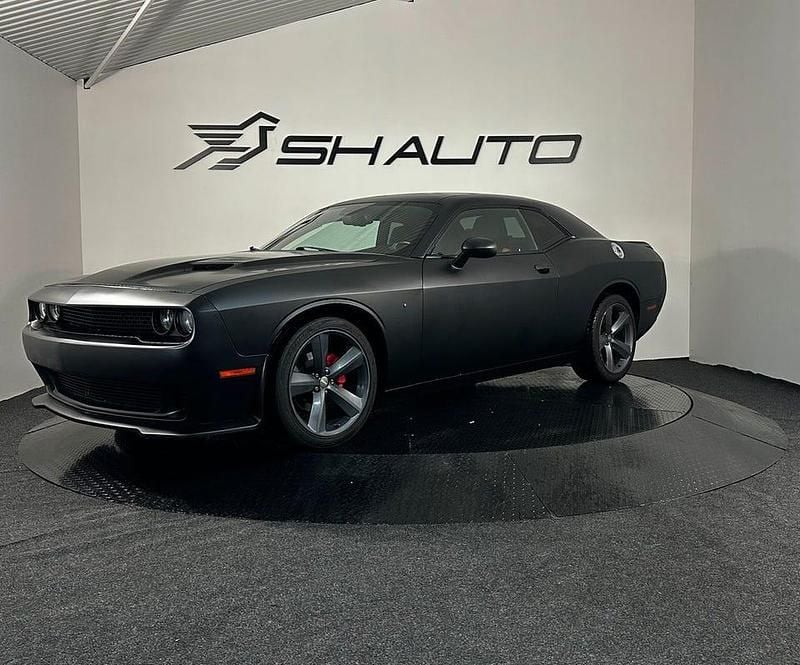 Vit Begagnad 2015 Dodge Challenger Sportkupé | 289 900 kr - Bild 1/4