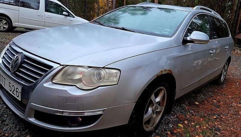 Silver Begagnad 2006 VW Passat Highline Kombi | 5 500 kr (Superpris) - Bild 1/4
