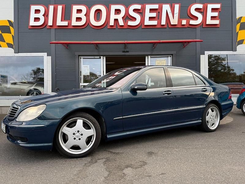 Mörkblå Begagnad 2000 Mercedes S55 AMG AMG Sedan | 229 000 kr - Bild 1/4
