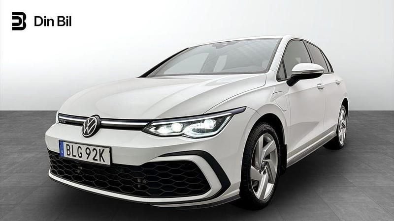 Begagnad VW Golf VIII GTE 150 HK (110 kW) 2023 Vit Halvkombi