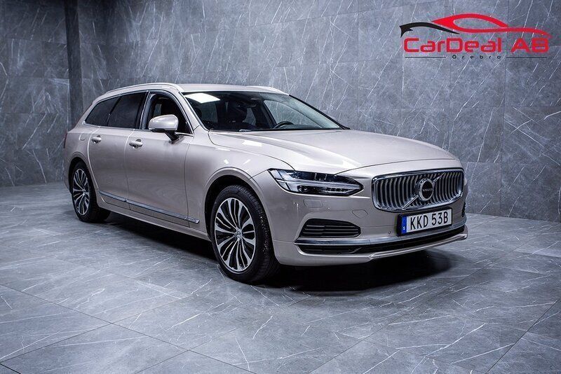 Ljusgrå Begagnad 2022 Volvo V90 Core Kombi | 364 800 kr (Marknadspris) - Bild 1/4