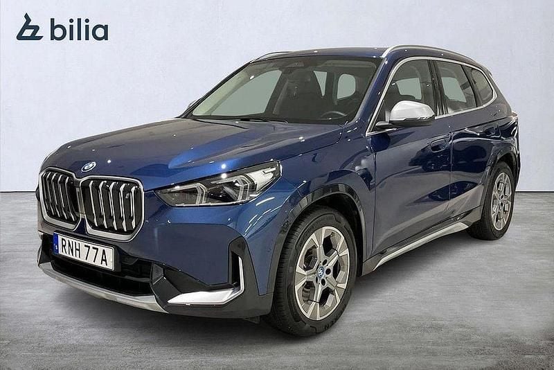 Blå Begagnad 2023 BMW iX1 Comfort Edition SUV | 449 000 kr (Bra pris) - Bild 1/4