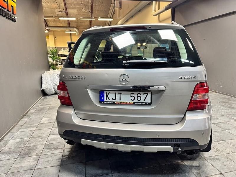 Begagnad Mercedes ML280 190 HK (139 kW) 2006 Silver SUV
