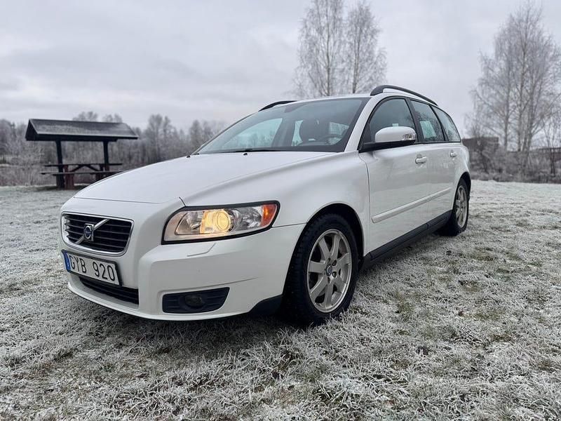 Begagnad 2008 Volvo V50 Kombi | 34 900 kr (Marknadspris) - Bild 1/4