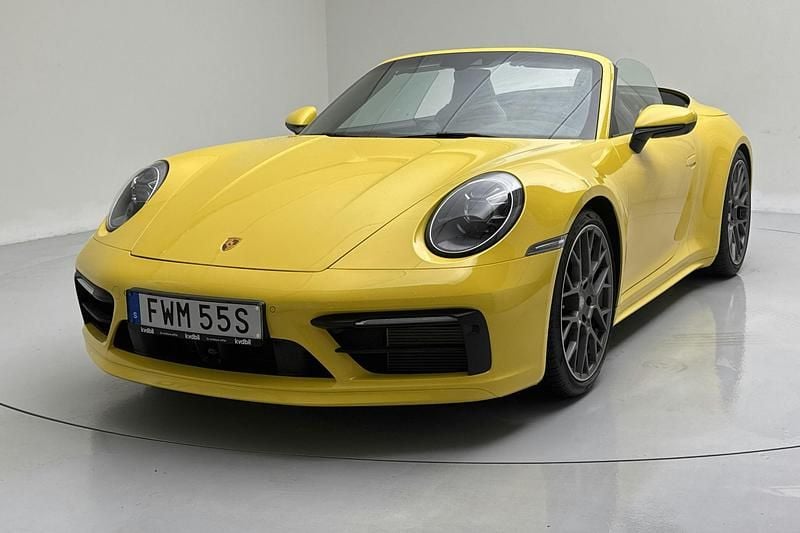 Gul Begagnad 2020 Porsche 911 Carrera 4S Cab | 1 449 000 kr (Bra pris) - Bild 1/4