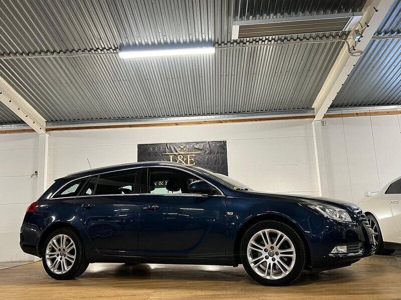Blå Begagnad 2011 Opel Insignia Edition Kombi | 79 900 kr (Marknadspris) - Bild 1/4