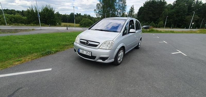 Grå Begagnad 2008 Opel Meriva Minibuss | 28 500 kr (Marknadspris) - Bild 1/4