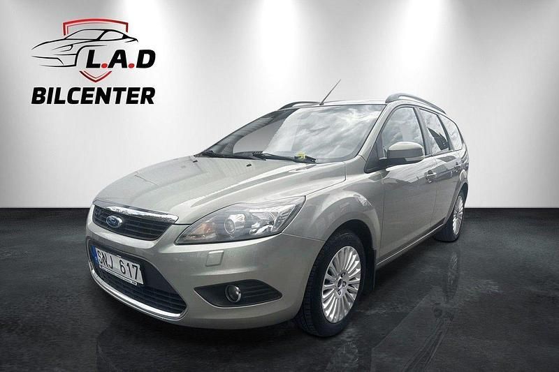 Grå Begagnad 2009 Ford Focus Titanium Kombi | 59 900 kr (Lite dyr) - Bild 1/4