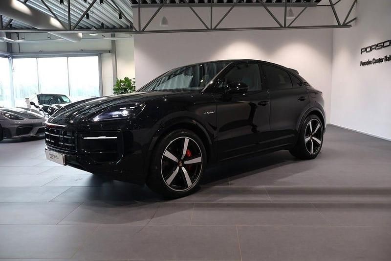 Begagnad Porsche Cayenne S E-Hybrid 520 HK (382 kW) 2025 Svart SUV