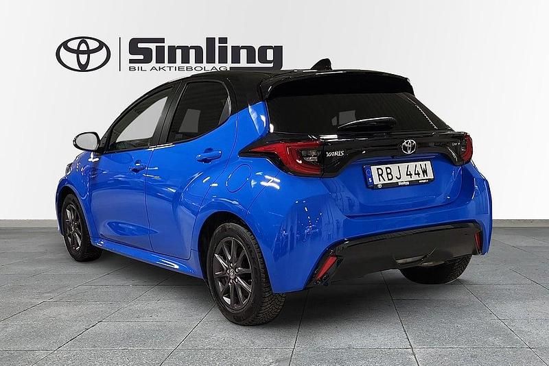 Begagnad Toyota Yaris Hybrid Edition 131 HK (96 kW) 2024 Blå Halvkombi