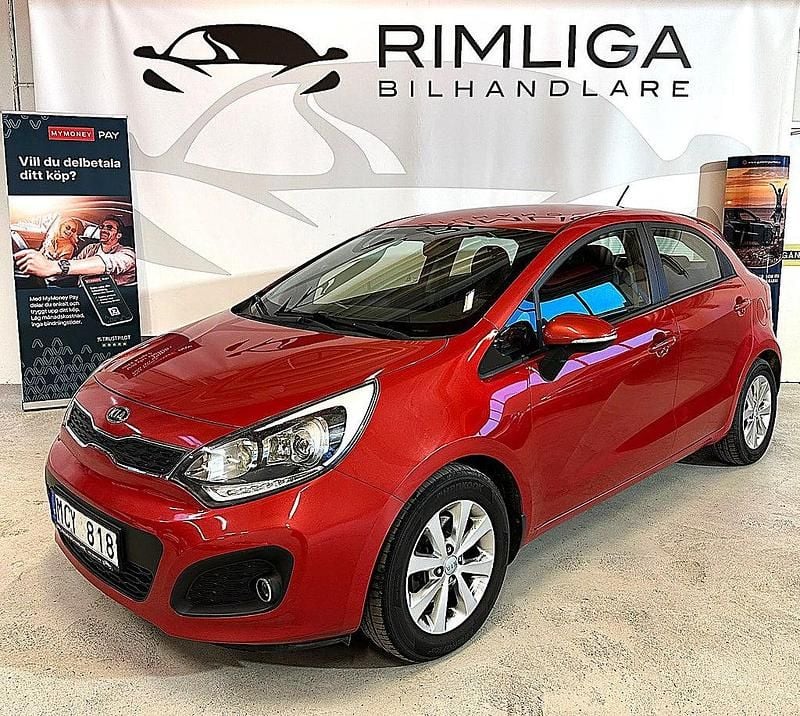 Röd Begagnad 2011 Kia Rio Halvkombi | 59 900 kr (Marknadspris) - Bild 1/4