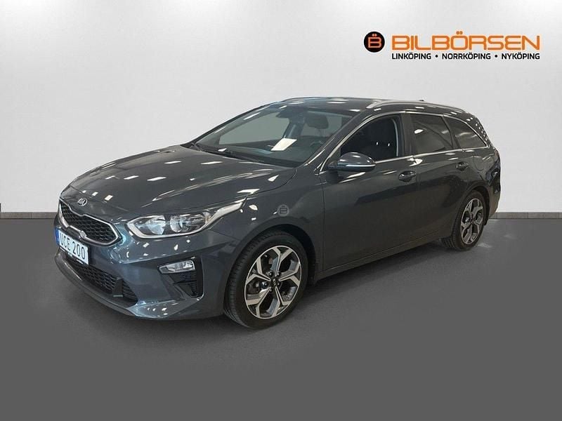 Grå Begagnad 2018 Kia Ceed Sportswagon Advance Kombi | 139 900 kr (Marknadspris) - Bild 1/4