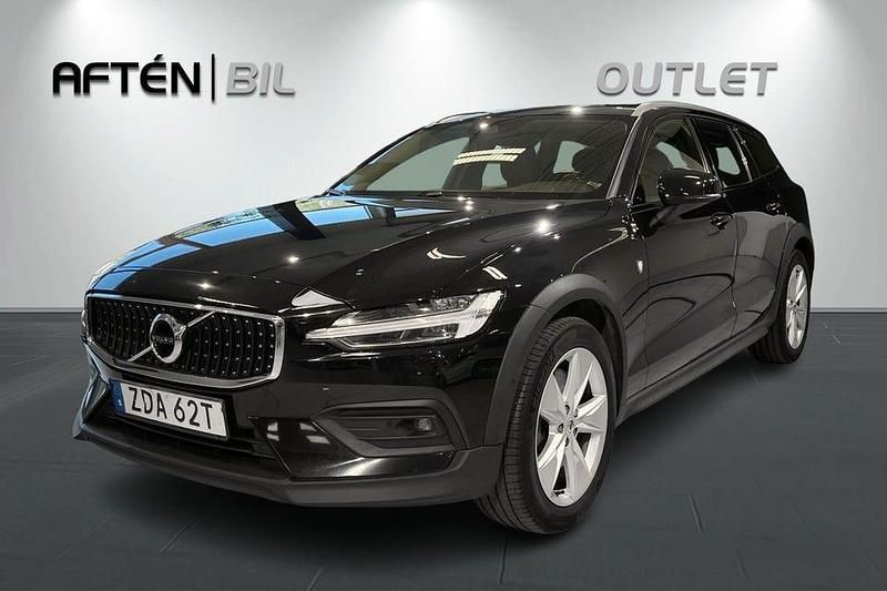 Svart Begagnad 2019 Volvo V60 CC Momentum Kombi | 274 800 kr (Marknadspris) - Bild 1/3