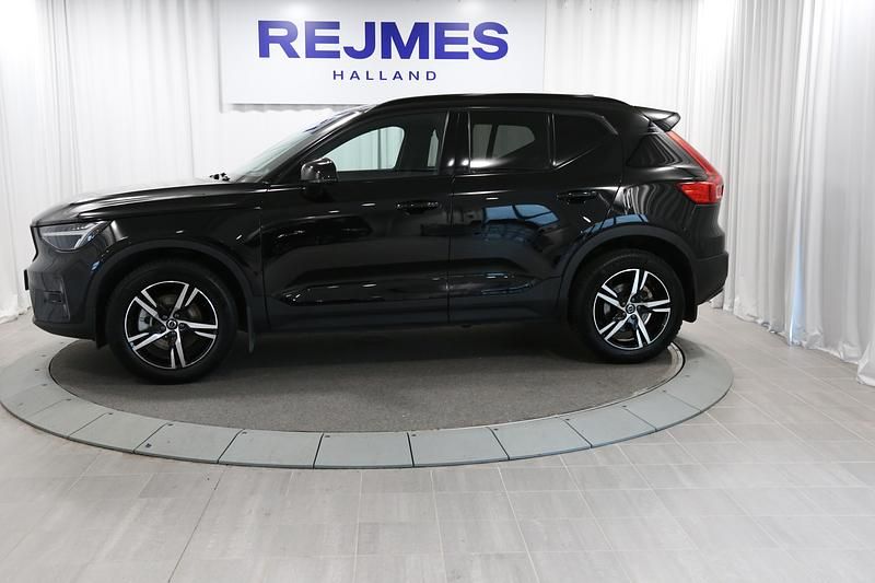 Begagnad Volvo XC40 Plus 200 HK (147 kW) 2023 Svart SUV