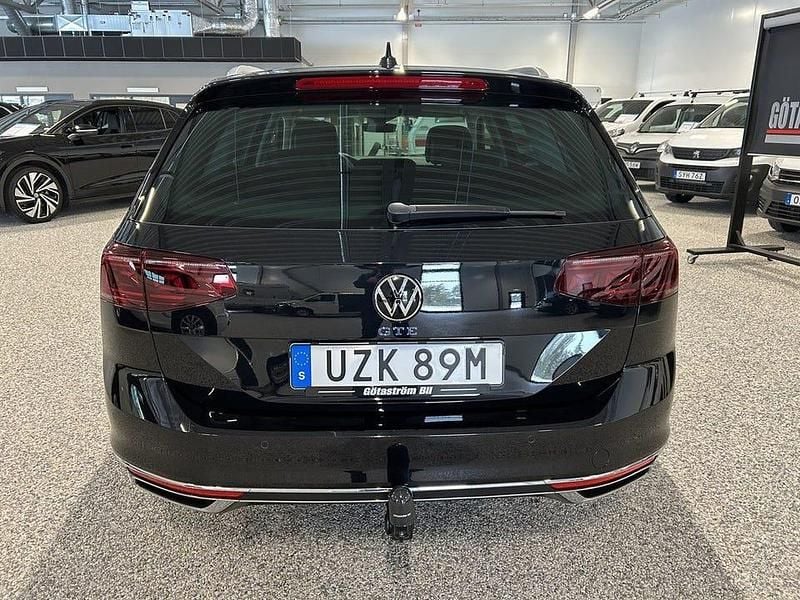 Begagnad VW Passat GTE 156 HK (114 kW) 2023 Svartmetallic metallic Kombi