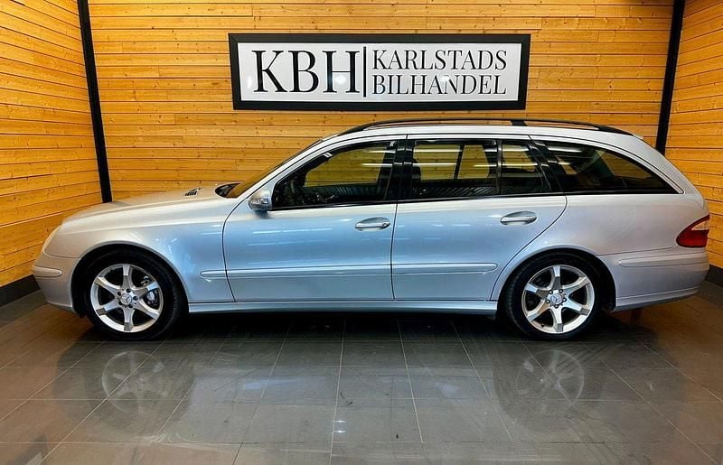 Silver Begagnad 2006 Mercedes E200 Classic Kombi | 54 900 kr (Marknadspris) - Bild 1/4