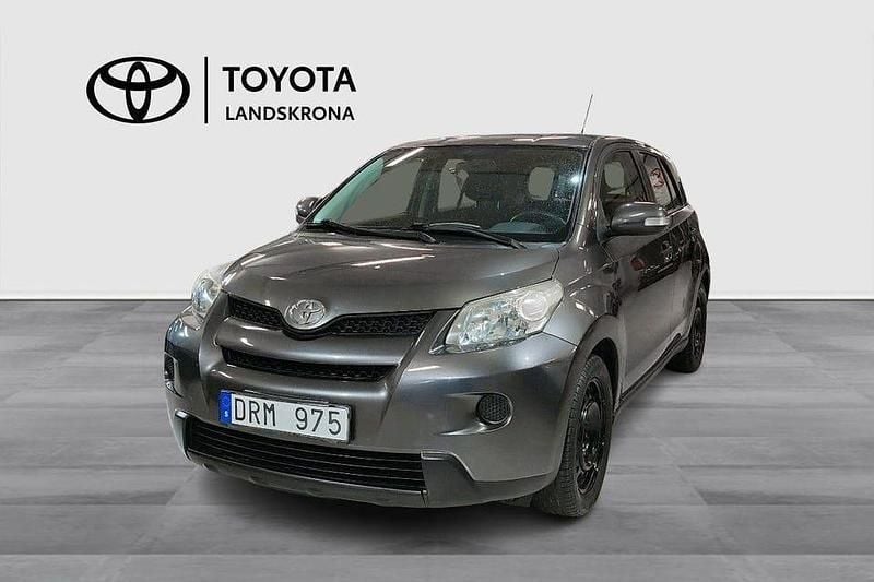 Grå Begagnad 2009 Toyota Urban Cruiser Halvkombi | 59 900 kr (Lite dyr) - Bild 1/4