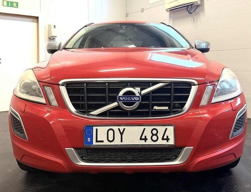 Begagnad Volvo XC60 R-Design 163 HK (119 kW) 2011 Röd SUV