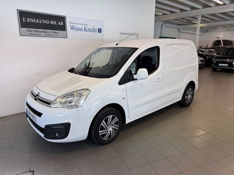 Vit Begagnad 2017 Citroën Berlingo Minibuss | 114 900 kr (Lite dyr) - Bild 1/4