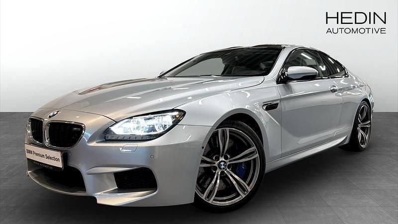 Ljusblå (silver) Begagnad 2013 BMW M6 Sportkupé | 418 700 kr - Bild 1/4