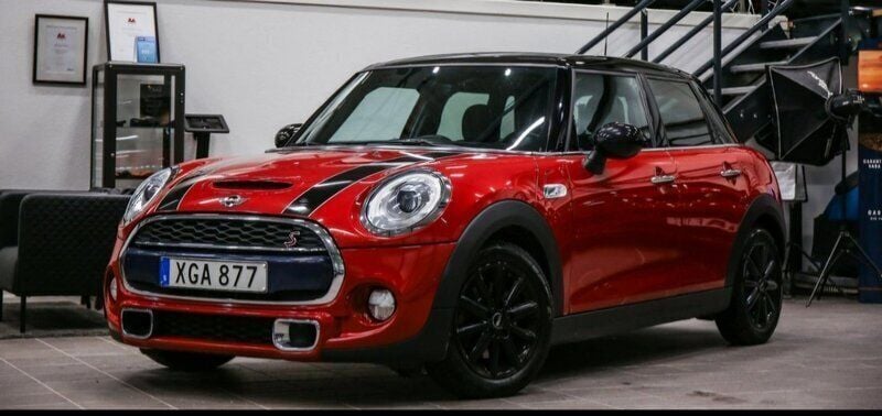 Röd Begagnad 2015 Mini Cooper S Halvkombi | 150 000 kr (Bra pris) - Bild 1/4