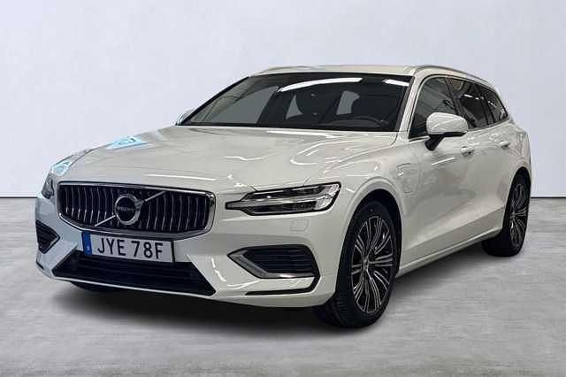 Vit Begagnad 2021 Volvo V60 Inscription Kombi | 314 500 kr (Bra pris) - Bild 1/4