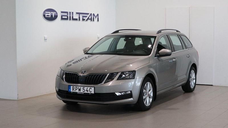 Ljusbrun Begagnad 2019 Skoda Octavia Ambition Kombi | 172 900 kr (Lite dyr) - Bild 1/4