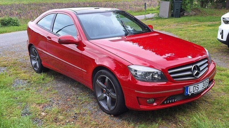 Röd Begagnad 2011 Mercedes CLC180 Halvkombi | 62 000 kr - Bild 1/2