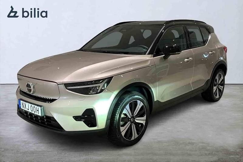 Grå Begagnad 2023 Volvo XC40 Single Motor SUV | 349 900 kr - Bild 1/1