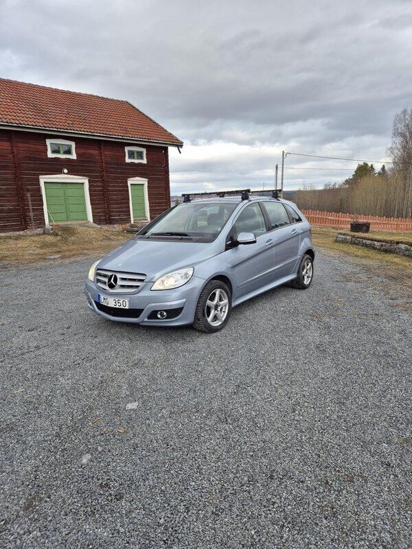 Blå Begagnad 2009 Mercedes 170 Halvkombi | 39 000 kr - Bild 1/4