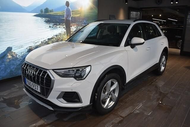 Ibisvit Begagnad 2022 Audi Q3 Advanced SUV | 349 000 kr (Lite dyr) - Bild 1/4