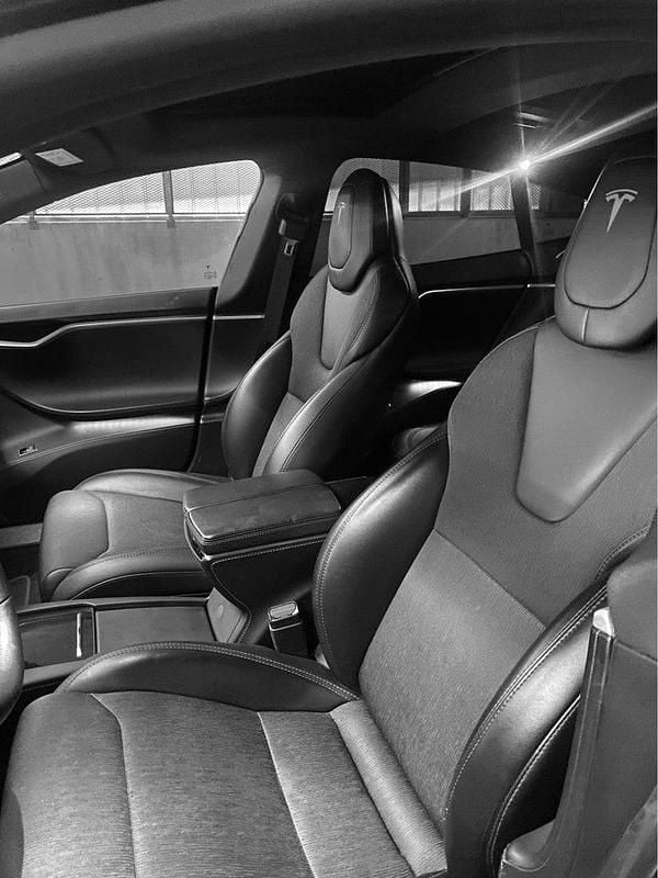 Begagnad Tesla Model S 386 kW (525 HK) 2018 Halvkombi