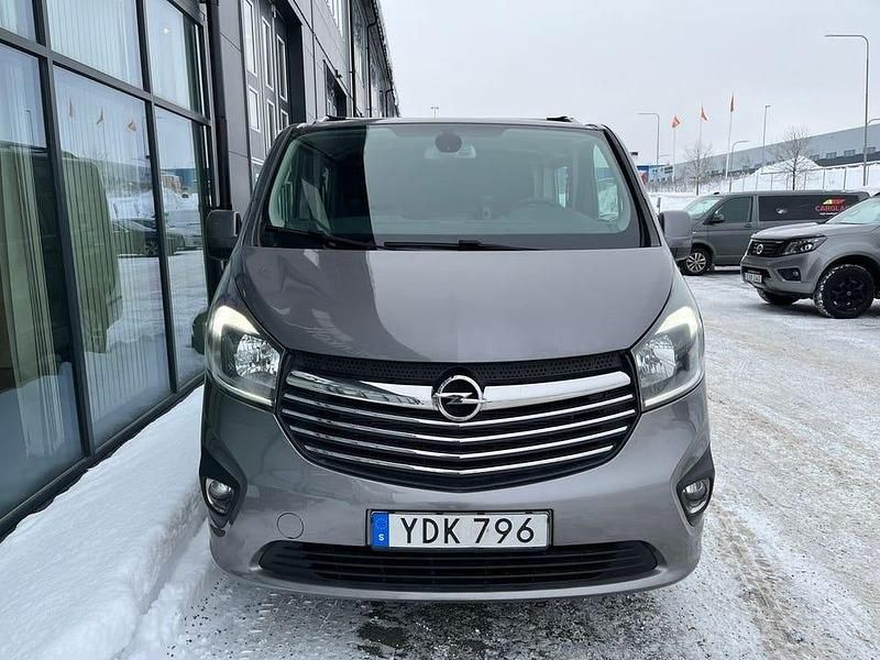 Begagnad Opel Vivaro 121 HK (88 kW) 2016 Grå Minibuss