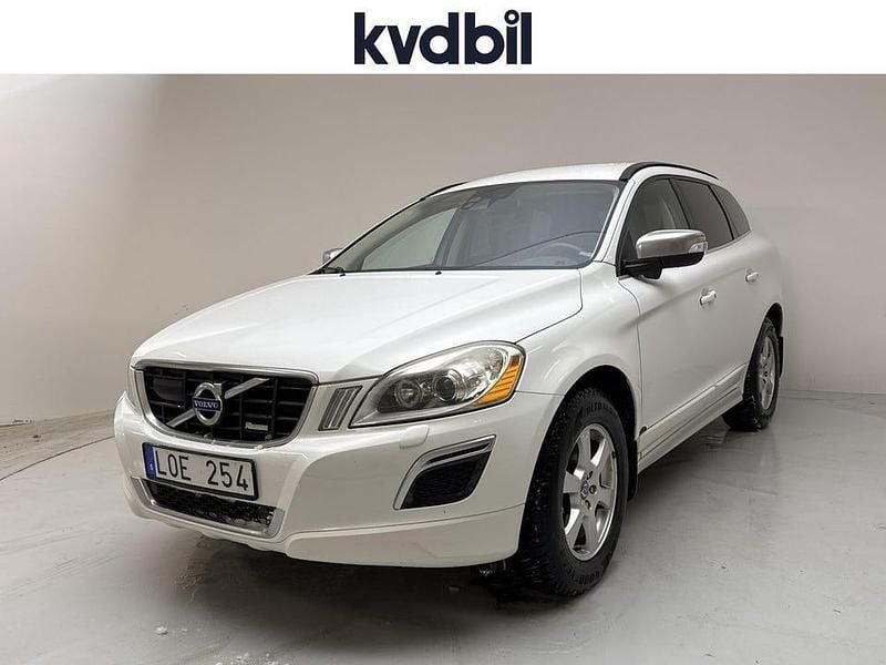 Vit Begagnad 2011 Volvo XC60 R-Design SUV | 66 000 kr (Superpris) - Bild 1/3