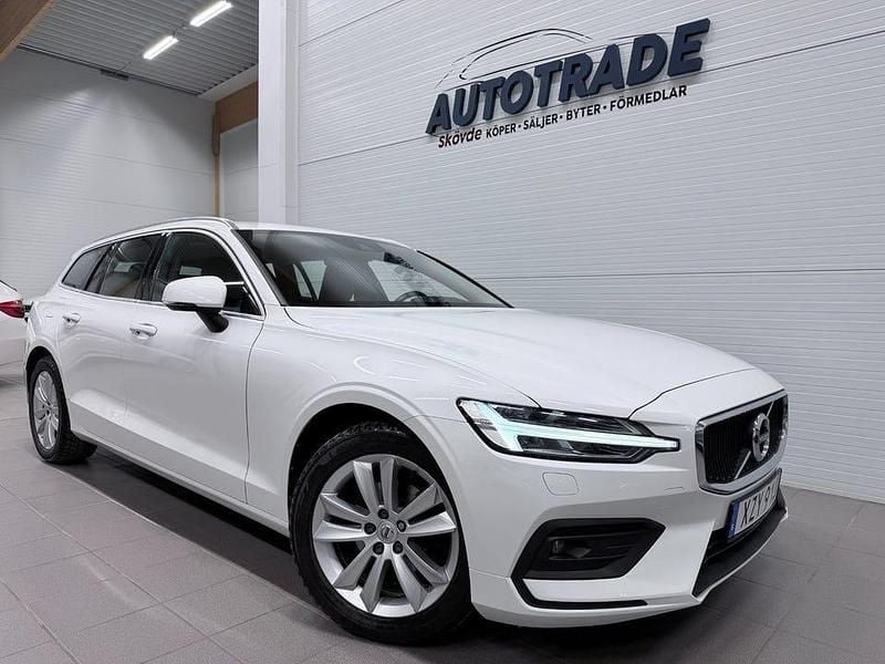 Vit Begagnad 2020 Volvo V60 Kombi | 219 900 kr (Superpris) - Bild 1/4