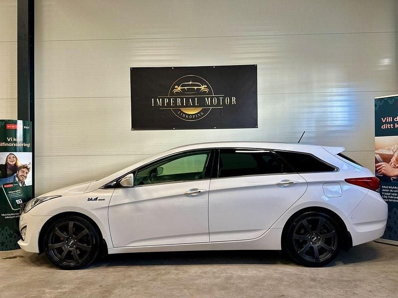 Vit Begagnad 2013 Hyundai i40 Kombi | 78 200 kr (Marknadspris) - Bild 1/4