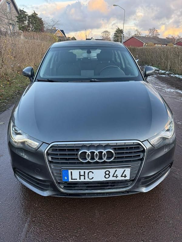 Begagnad 2014 Audi A1 Sportback Halvkombi | 79 000 kr (Marknadspris) - Bild 1/4