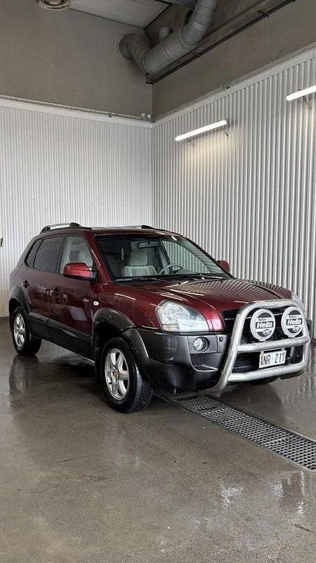 Röd Begagnad 2005 Hyundai Tucson SUV | 20 000 kr (Superpris) - Bild 1/4