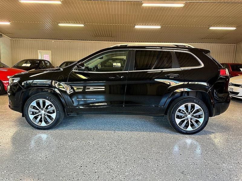 Begagnad Jeep Cherokee Overland 194 HK (142 kW) 2018 Svart SUV